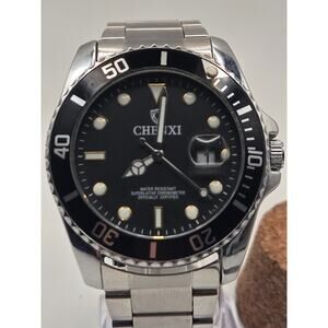 Black quartz dive watch